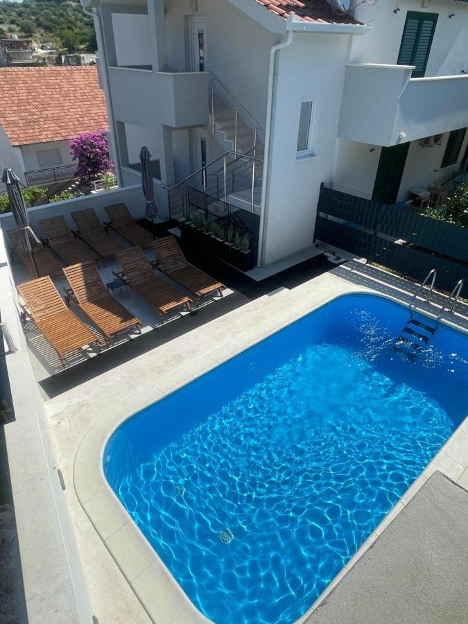 Villa Milena-With A Pool โตรกีร์ ภายนอก รูปภาพ